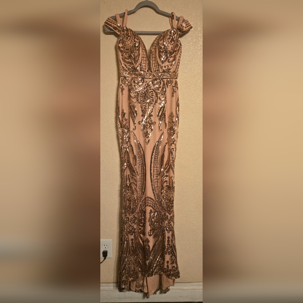Royal Queen Collection Rose Gold Sweetheart Lace Applique Evening Dress Sz 4